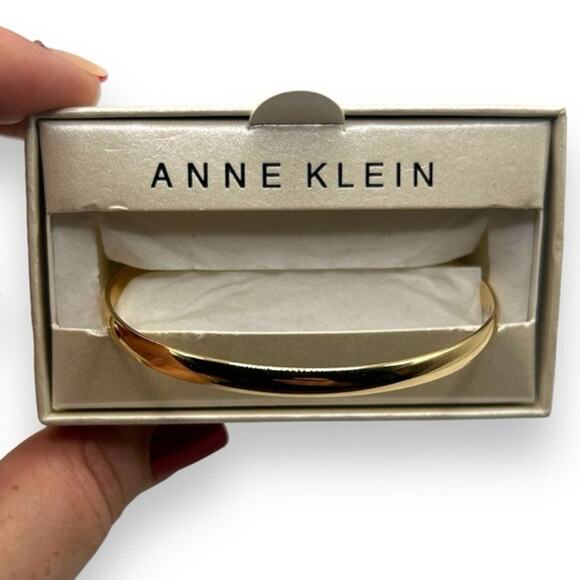 NEW Macy's Gold Minimalist Bangle Bracelet Slip On Layering Classic Yellow - Picture 2 of 8